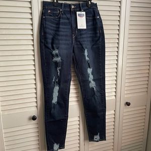 Denizen from Levi’s size 7, waist 28